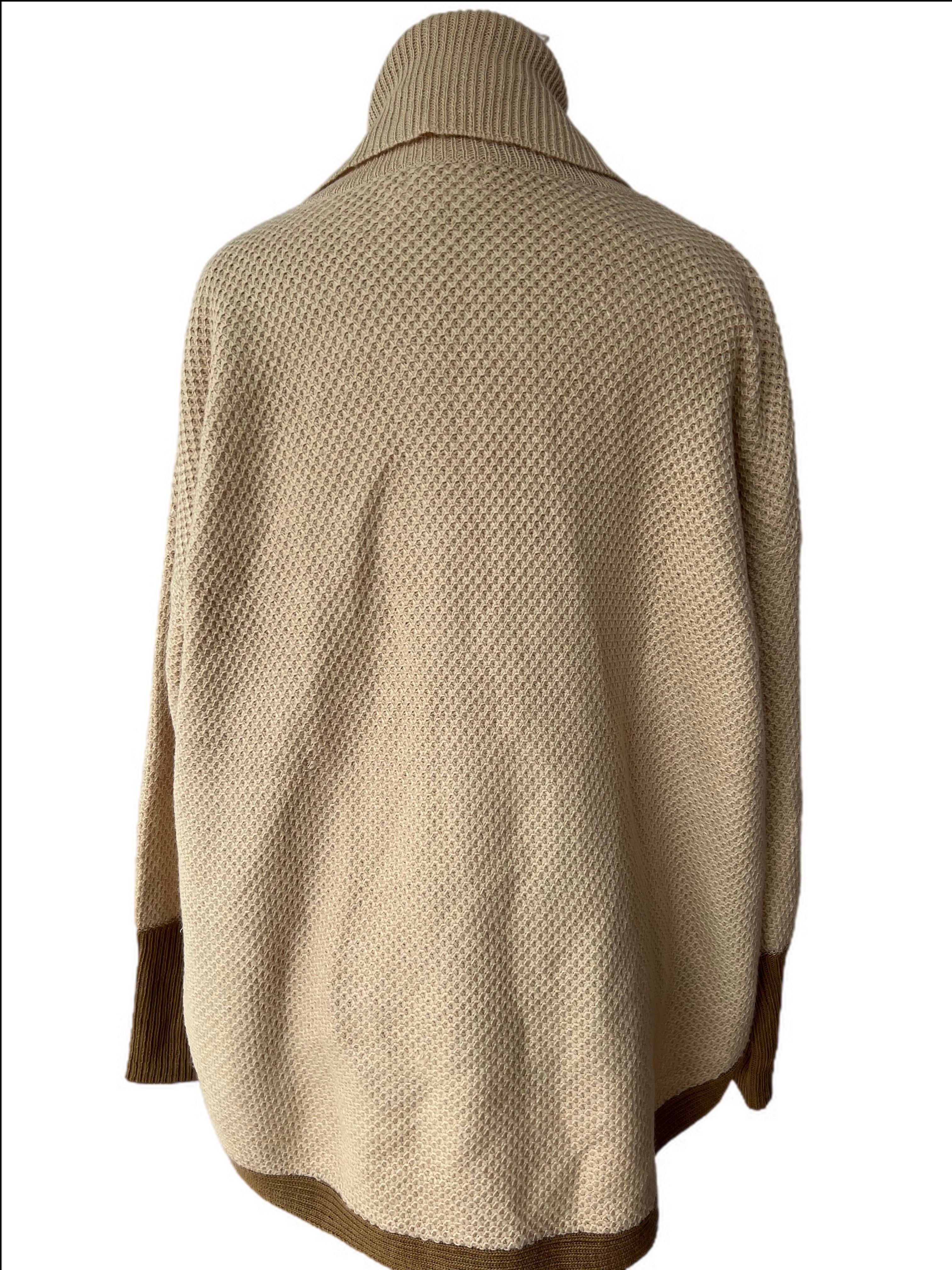 Turtleneck contrast trim
