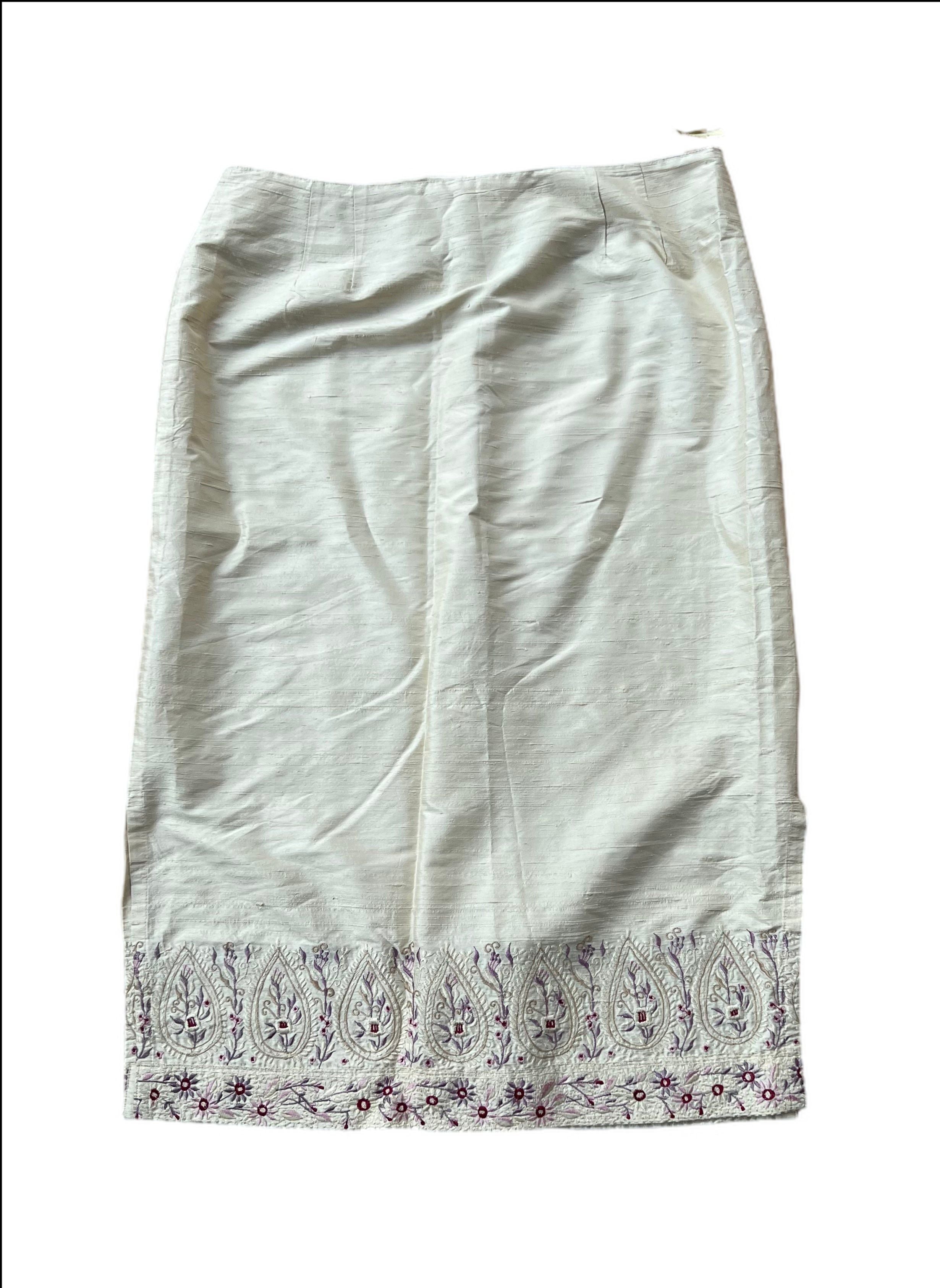 Raw silk double side slit skirt with embroidery