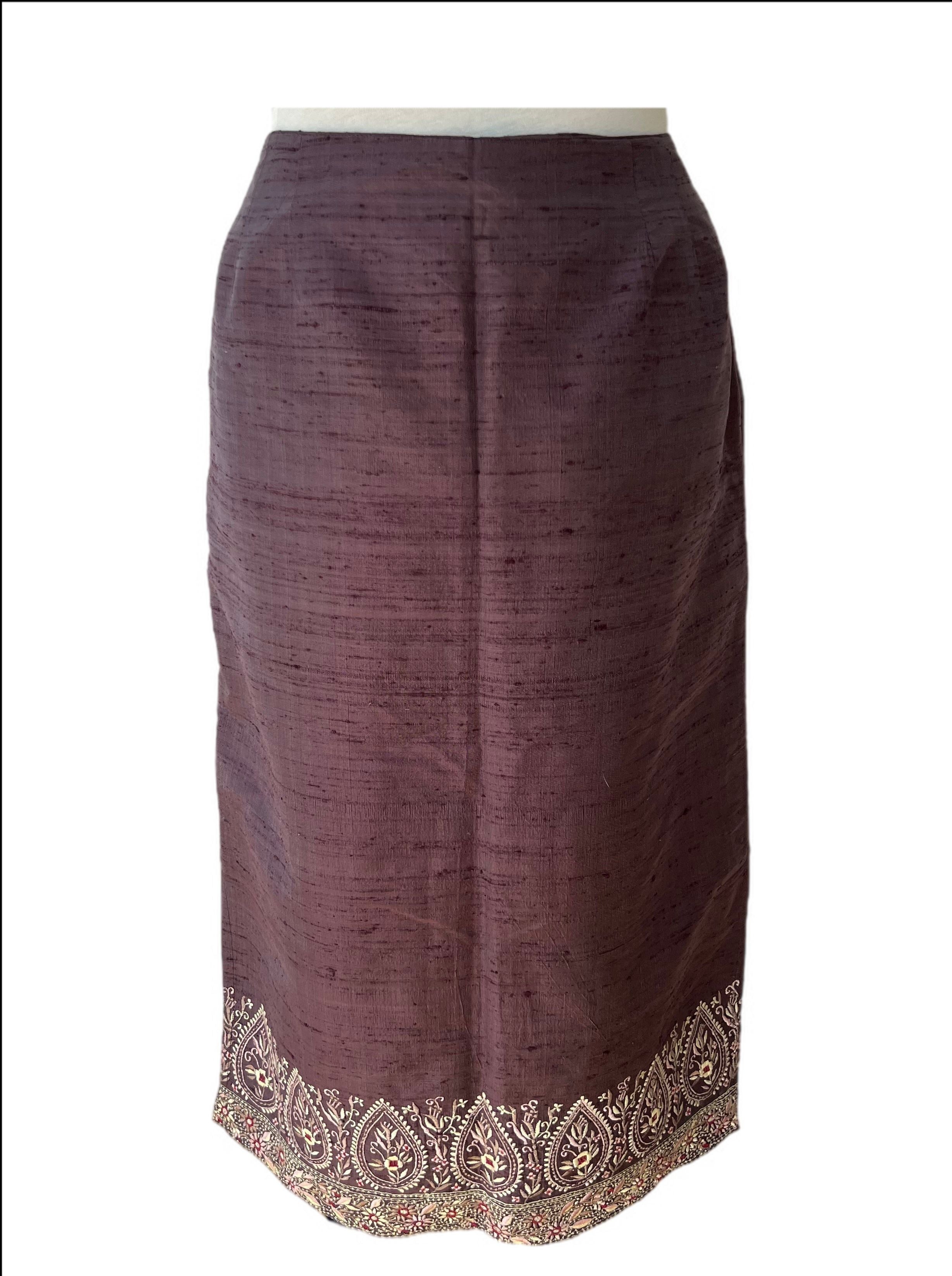 Slik skirt with embroidery detail