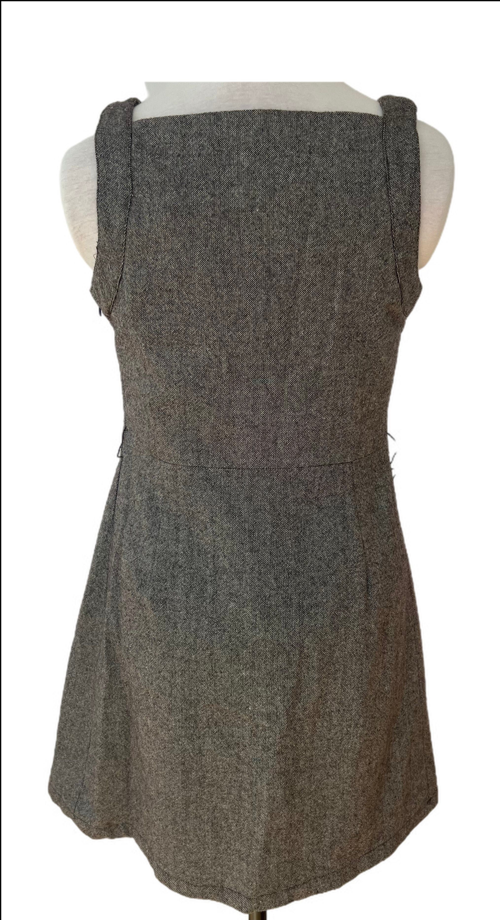 Twill sleeveless dress with pleat front detail