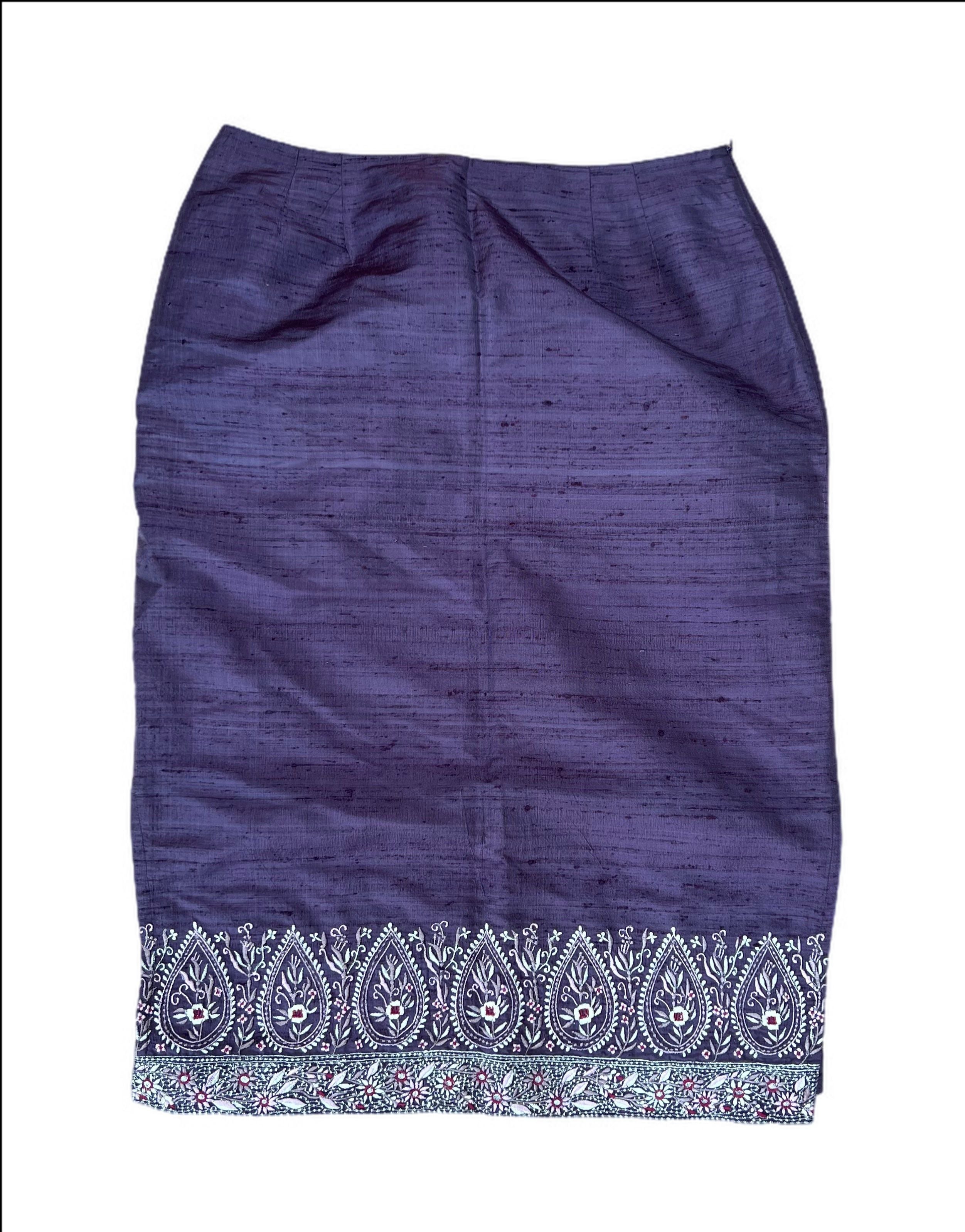 Slik skirt with embroidery detail