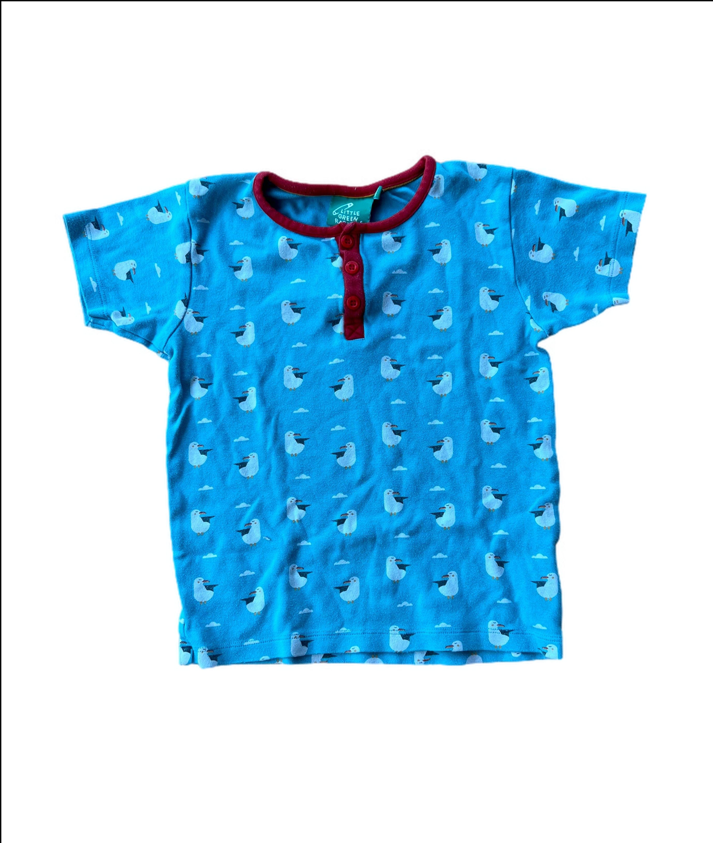 Shortsleeve button top with seagull print